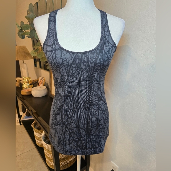 Lululemon Athletica Black and Gray Patterned Tank Top Size S/M - Picture 1 of 5